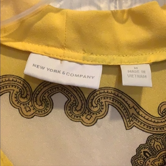 New York & Company Medium yellow black print sleeveless top shell faux wrap look - Picture 3 of 3